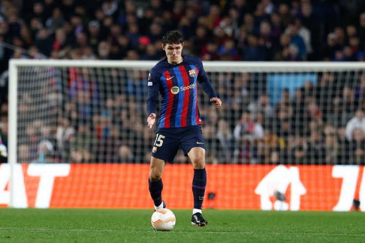 记者:克里斯滕森相信自己能成为巴萨的主力中后卫,与库巴西搭档