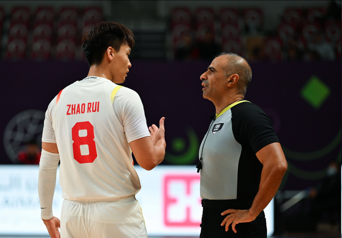 九游娱乐入口-又上头了！13中2险成罪人，球迷：装可以，请先进球再装