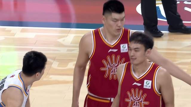 九游娱乐入口-拒绝逆转，北京男篮1分险胜山西 张才仁制胜补篮 翟晓川9+4+4全能